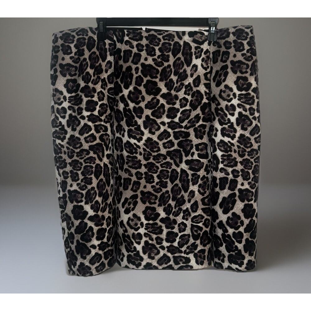 Roz & Ali Leopard Print Skirt Size 16 Knee Length Zipper Closure NWOT